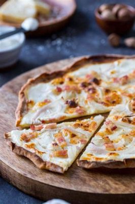   Tarte Flambée: En krispig och läcker fransk pizza som kommer att få dina smaklökar att sjunga!